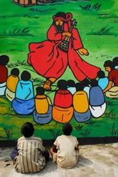 Baul ist das traditionelle Volkslied in Bangladesch. Es gibt viele Gruppen von Sängern, die ihr Lied in mehreren Dörfern aufführen. Dieses Bild ist ein Gemälde neben einem archäologischen Ort. Einige Kinder sind zu sehen